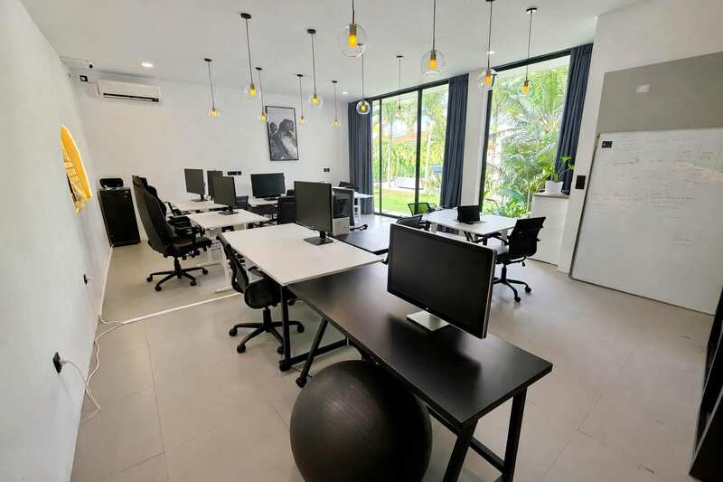 Dedicated coworking office space with monitors at foundera Bali